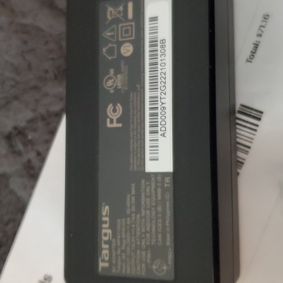 NEW Targus Universal 90W power Adapter-Black - Picture 3 of 4